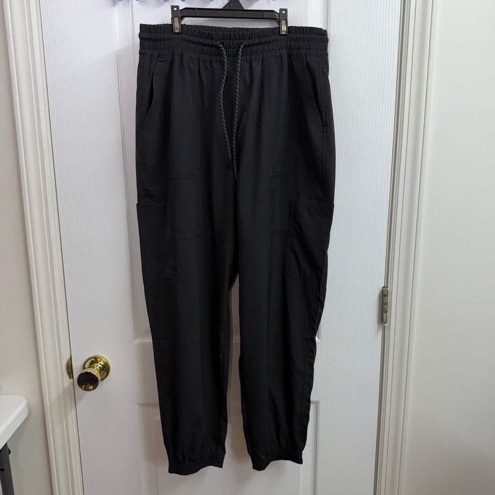 Old Navy black pull on pocket stretch tech quick dry athletic joggers pants M